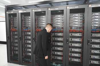 A person visiting the LUMI data centre -European Union, 2024 / Source: EC - Audiovisual Service / Photographer: Alessandro Rampazzo